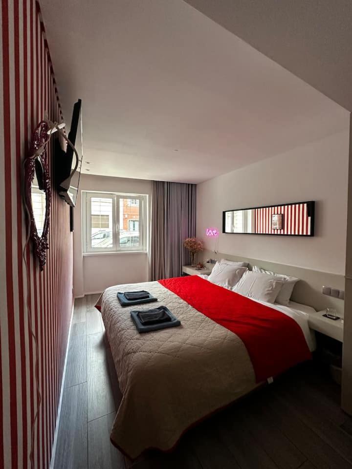 One Bedroom Sunny With Two Bathrooms And Big Garden Lisbon